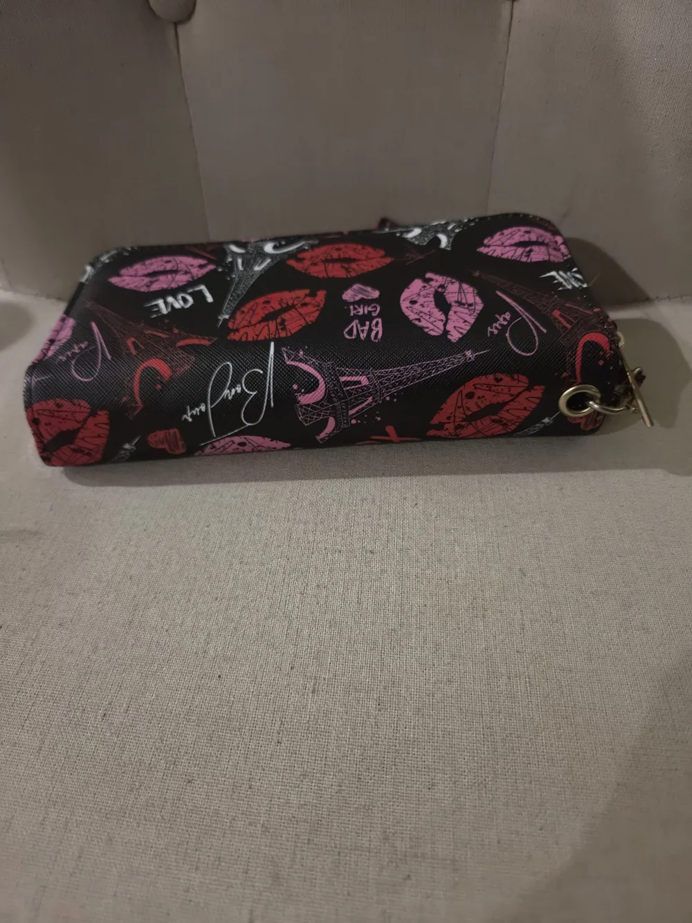 The Unbranded Brand chic wristlet